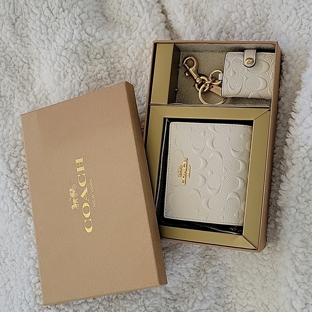 Coach Boxed NIB Wallet and Keychain Chalk/ light gold